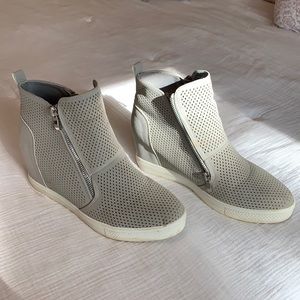 Sneaker Wedge Boots